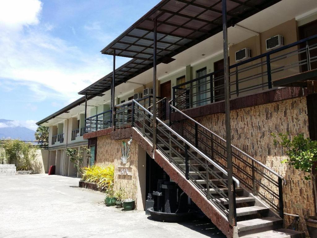 Quezon Premier Hotel Lucena Exterior foto